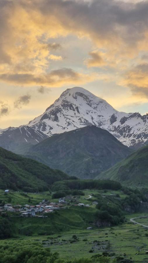 Hotel North Kazbegi Esterno foto